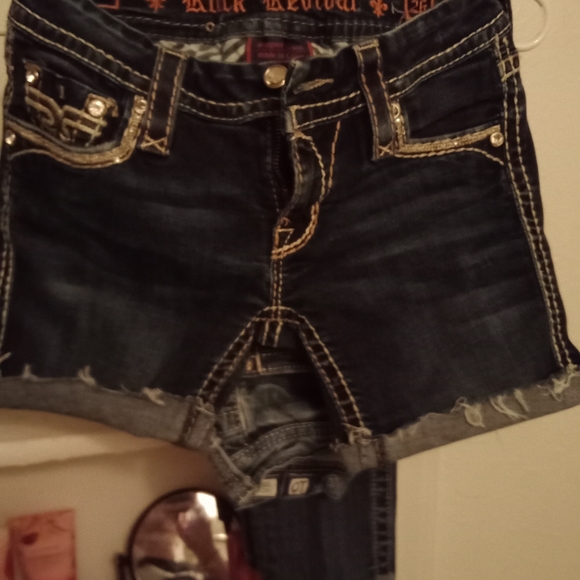 Shorts - Picture 2 of 2